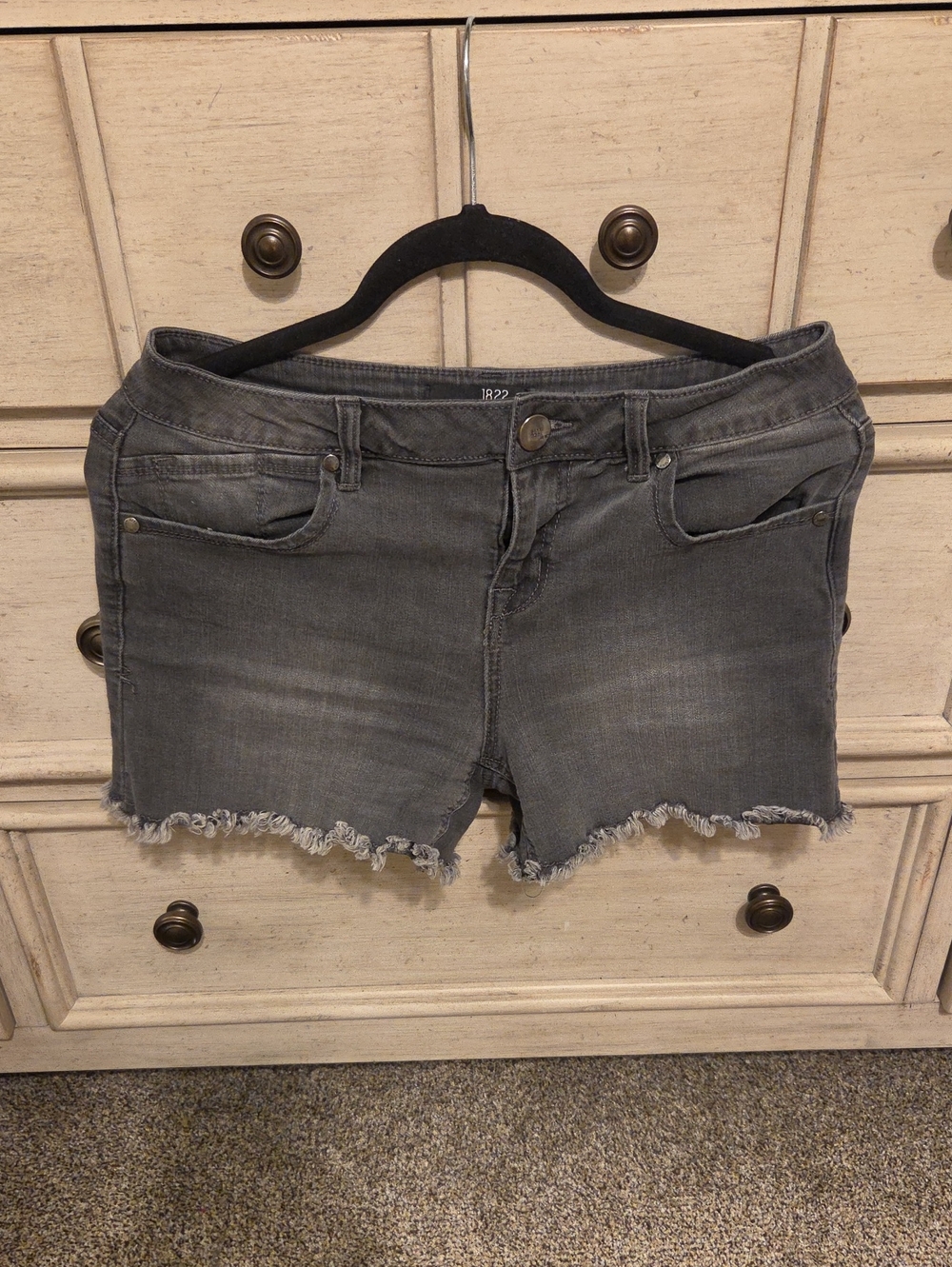 1822 Denim Women's Gray Frayed Hem Jean Shorts